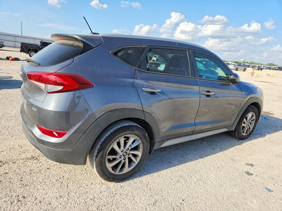 2017 HYUNDAI TUCSON SE 3