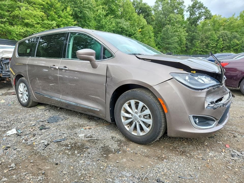 2017 CHRYSLER PACIFICA TOURING L 4