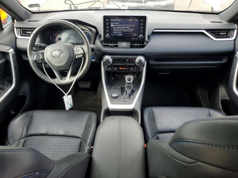 2021 TOYOTA RAV4 XSE 8