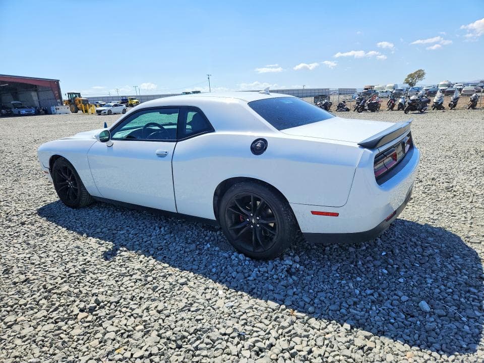 2018 DODGE CHALLENGER SXT 2
