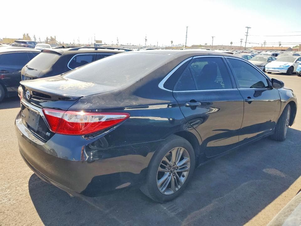2017 TOYOTA CAMRY SE 3