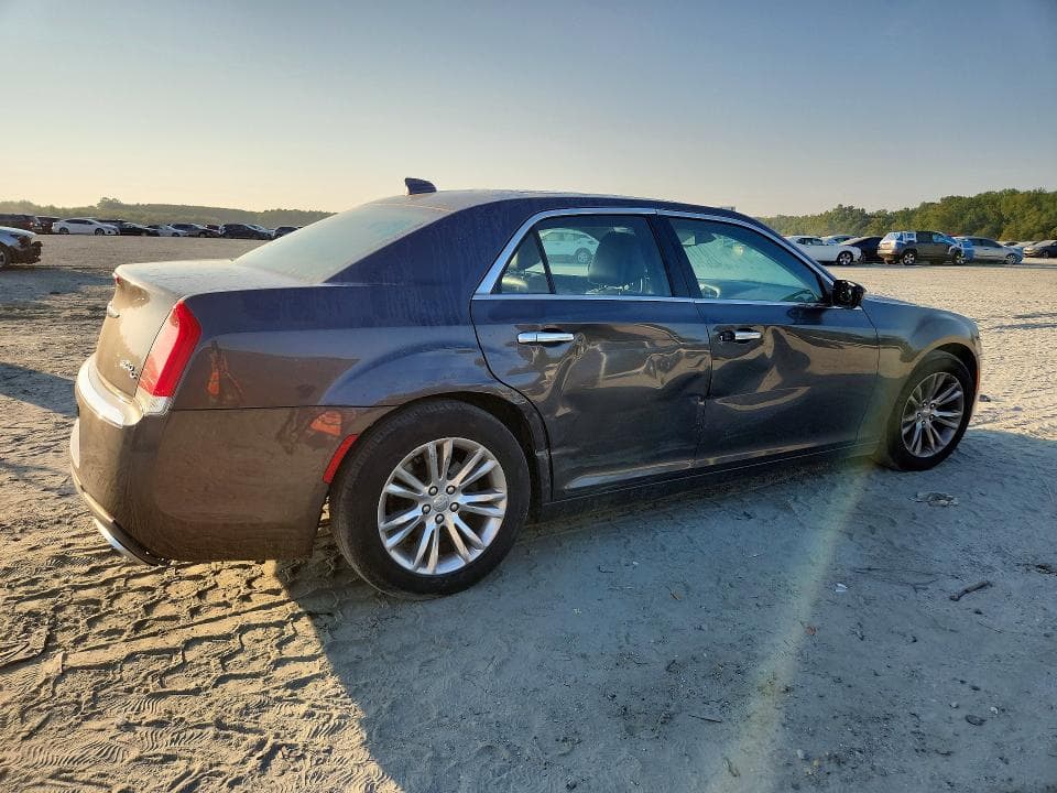 2017 CHRYSLER 300C 3
