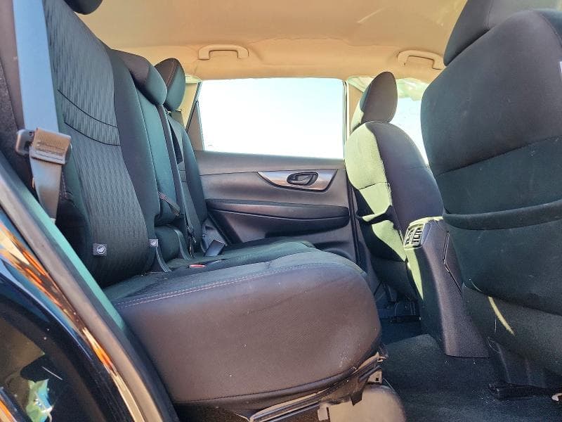 2019 NISSAN ROGUE S 11