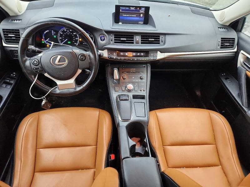 2017 LEXUS CT 200 8