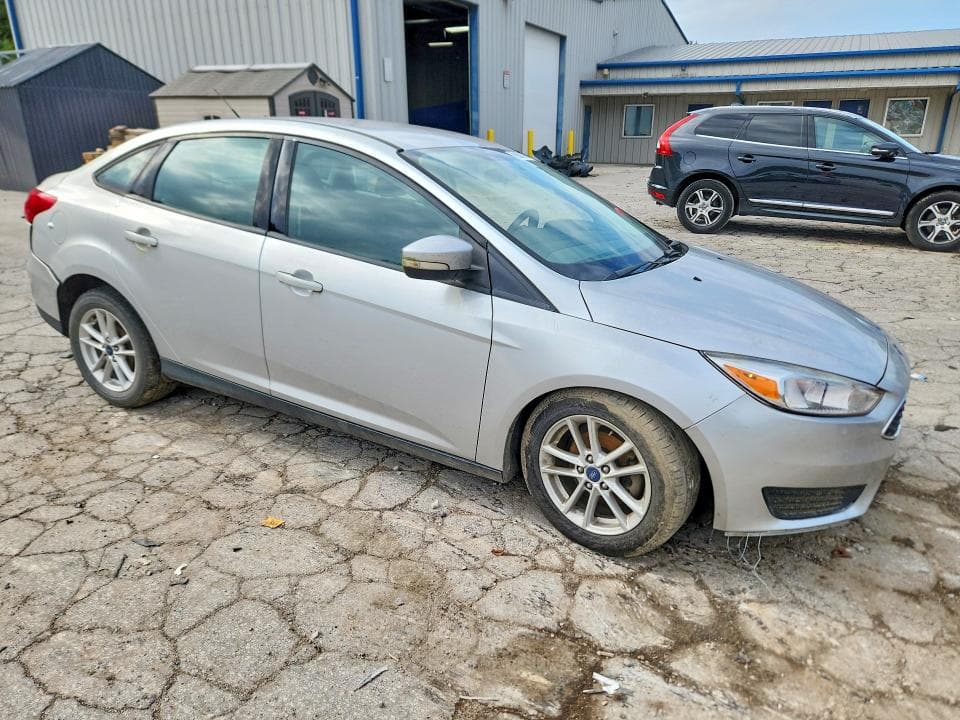2017 FORD FOCUS SE 4