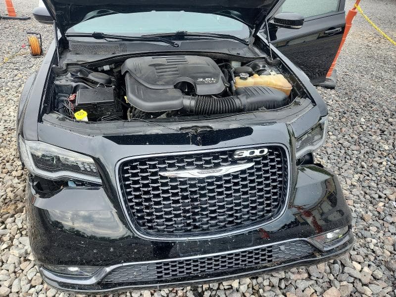 2017 CHRYSLER 300 S 11