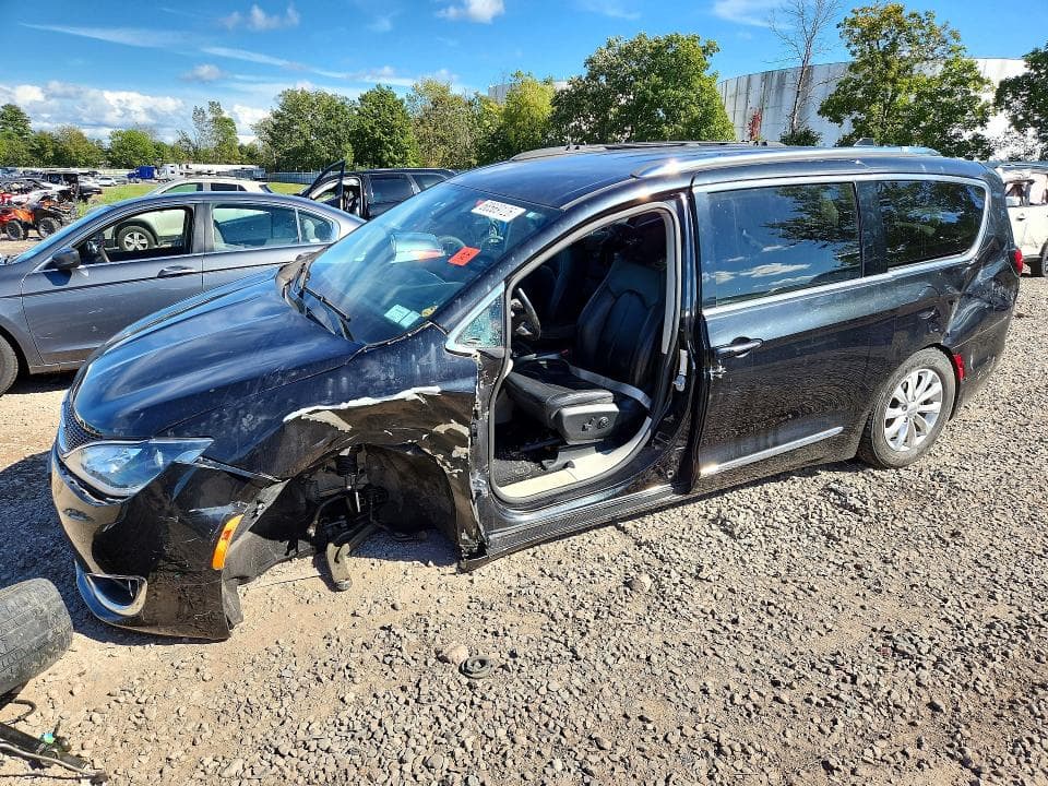2018 CHRYSLER PACIFICA TOURING L - 1