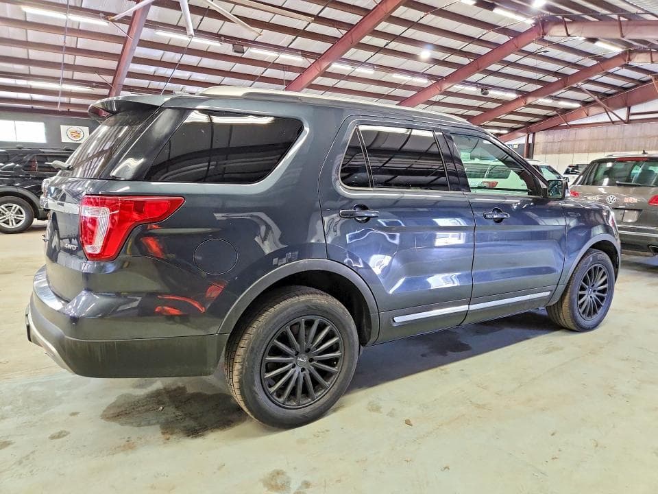 2017 FORD EXPLORER XLT 3