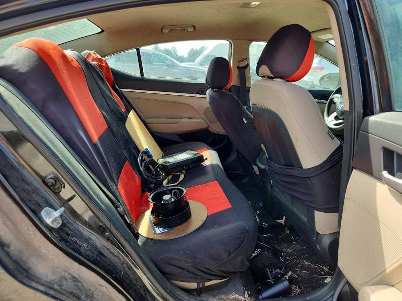2019 HYUNDAI ELANTRA SE 10