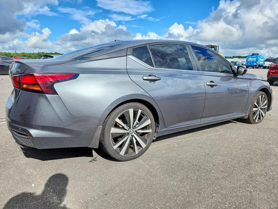 2021 NISSAN ALTIMA SR 3
