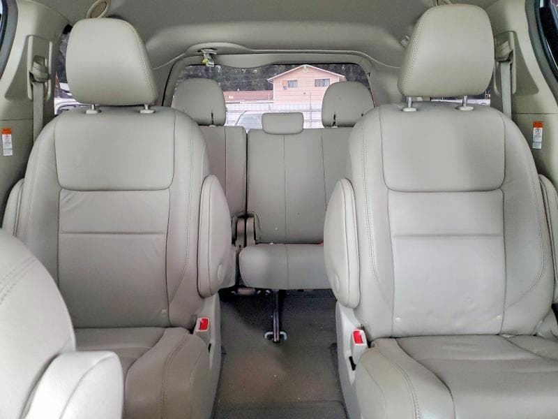 2017 TOYOTA SIENNA XLE 7-PASSENGER 10