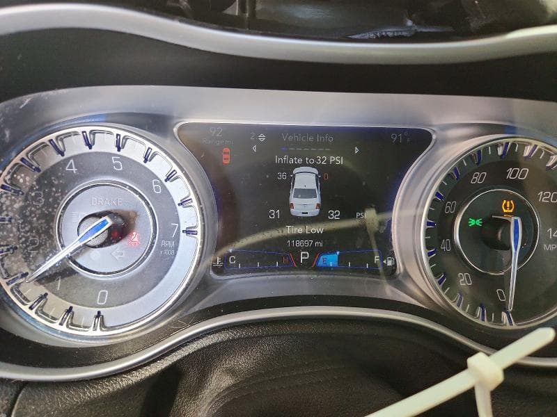 2017 CHRYSLER 300 LIMITED 9