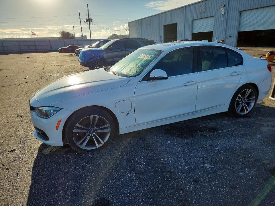 2018 BMW 330E - 1