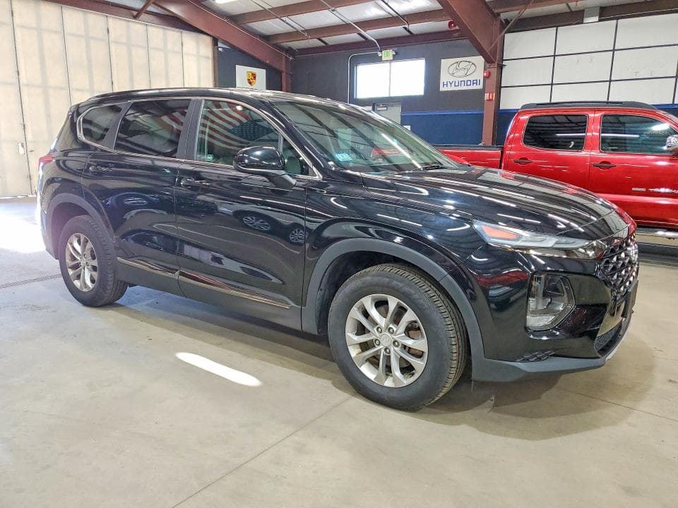 2019 HYUNDAI SANTA FE SE 4