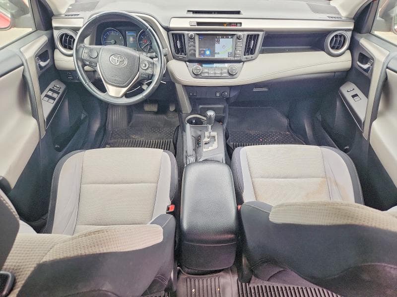 2017 TOYOTA RAV4 XLE 8