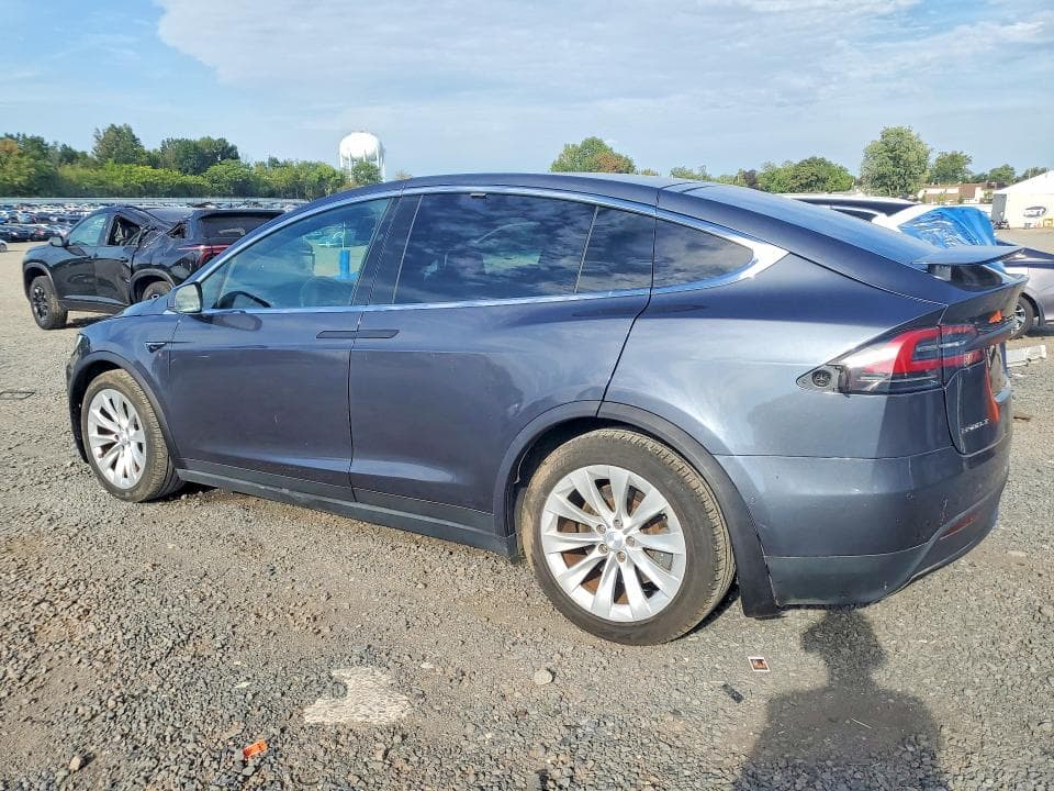 2018 TESLA MODEL X 2