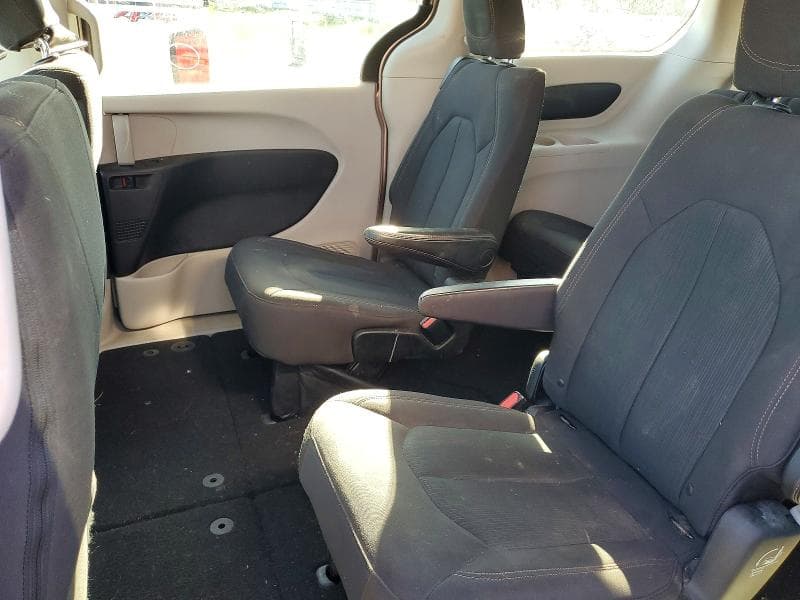 2017 CHRYSLER PACIFICA LX 11