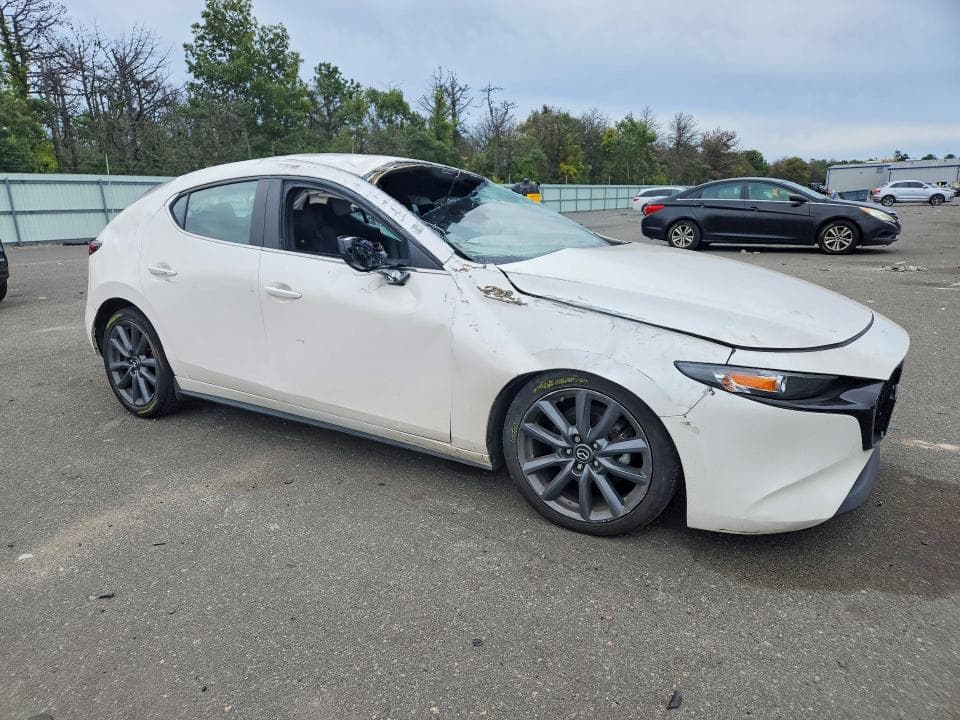 2021 MAZDA 3 SELECT 4