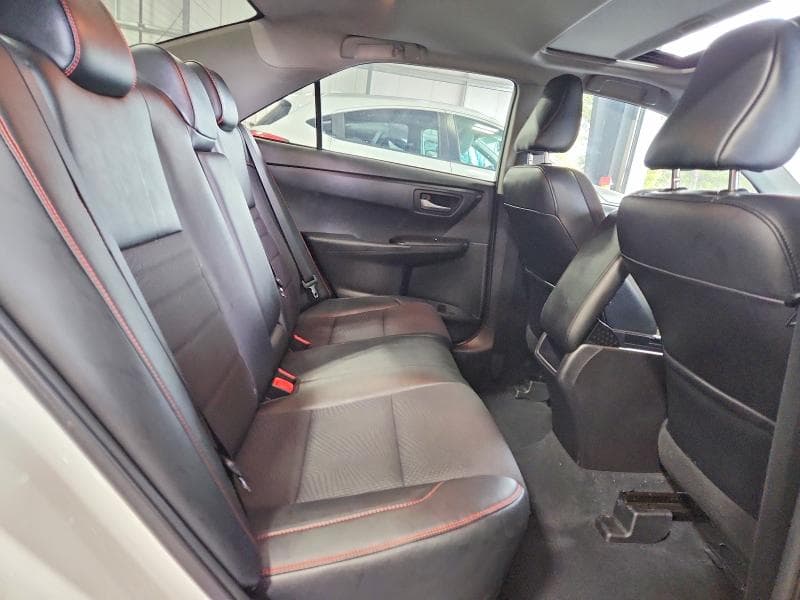 2017 TOYOTA CAMRY SE 10