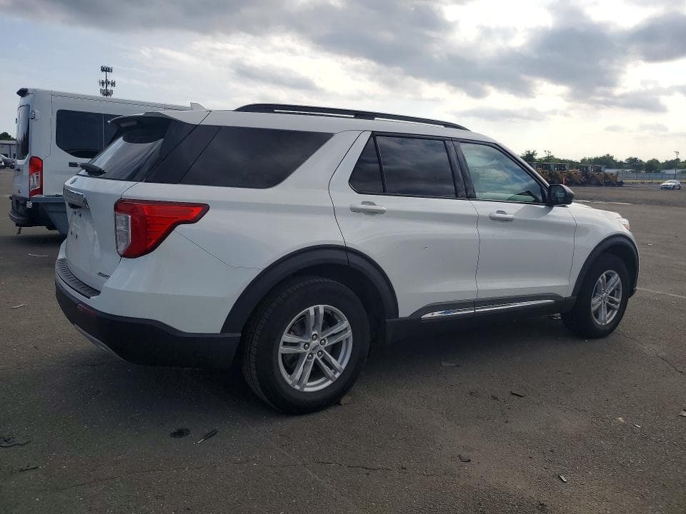 2022 FORD EXPLORER XLT 3