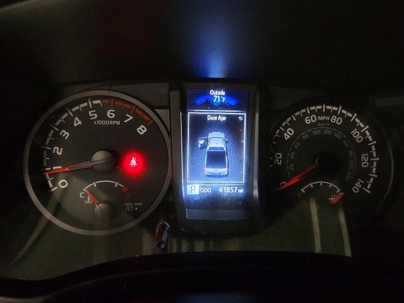 2023 TOYOTA TACOMA SR 9