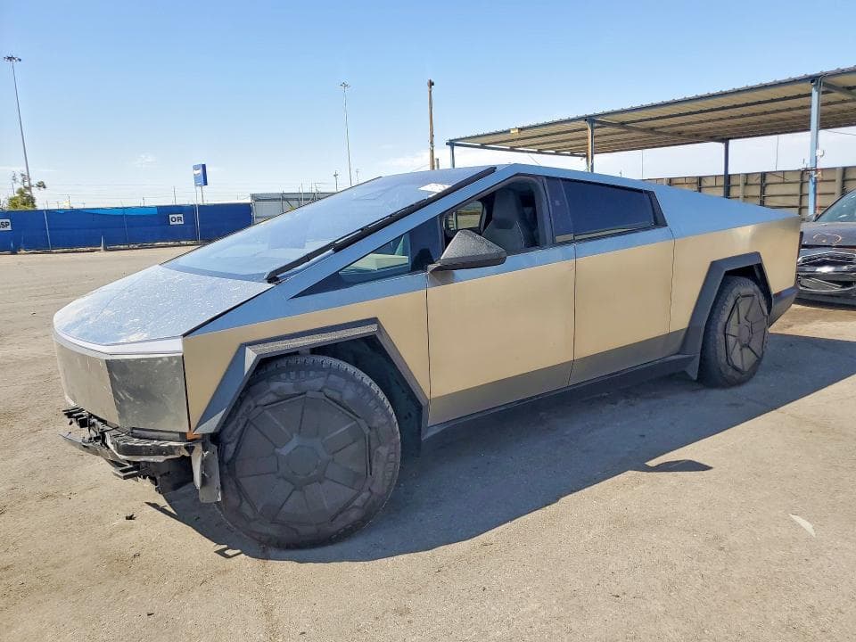 2025 TESLA CYBERTRUCK - 1