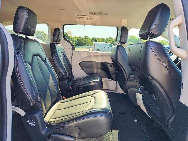 2024 CHRYSLER PACIFICA TOURING L 11