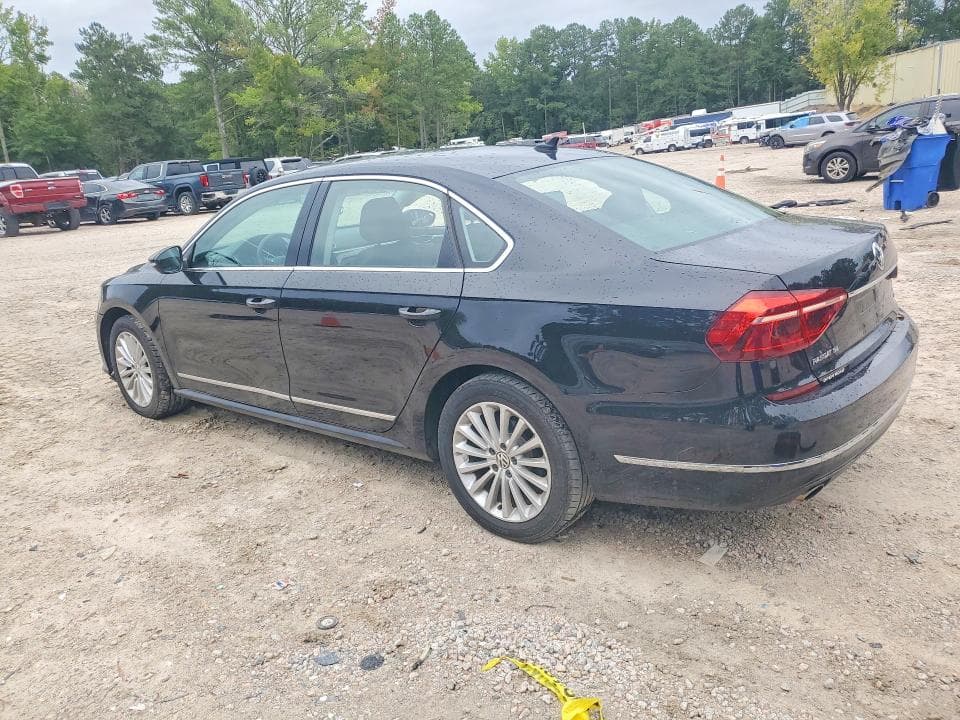 2017 VOLKSWAGEN PASSAT SE 2