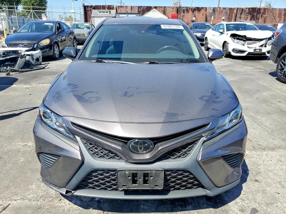 2020 TOYOTA CAMRY SE 5