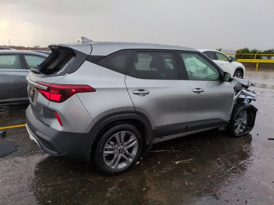 2021 KIA SELTOS LX 3