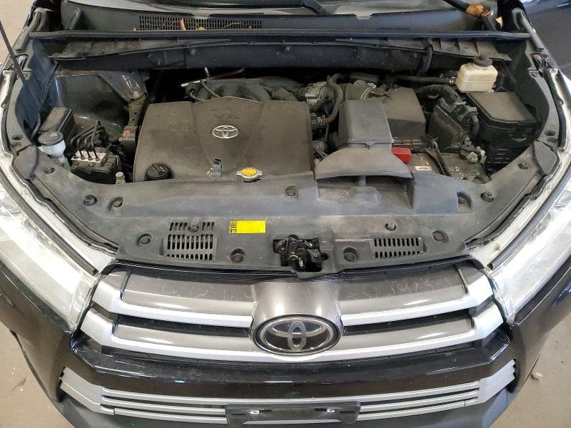 2017 TOYOTA HIGHLANDER XLE 12