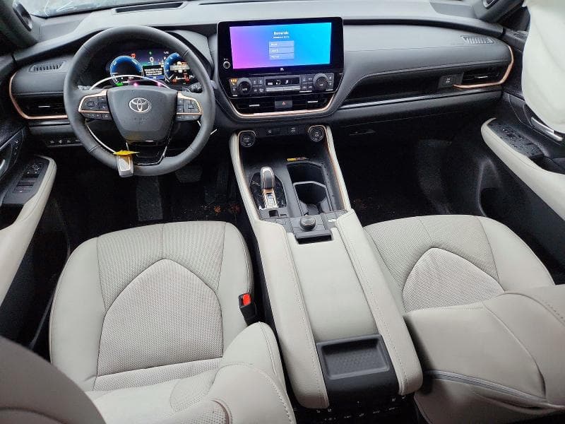 2026 TOYOTA GRAND HIGHLANDER HYBRID MAX PLATINUM 8