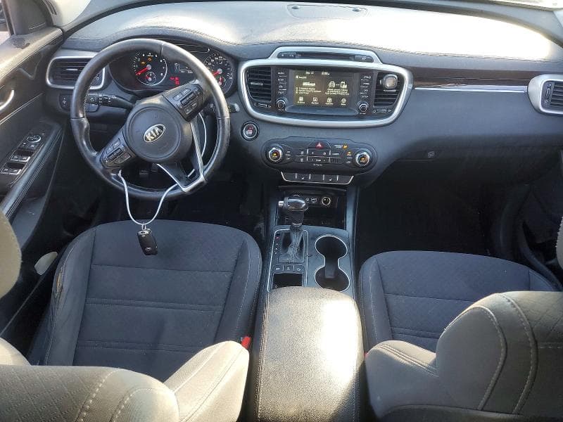 2017 KIA SORENTO LX 8