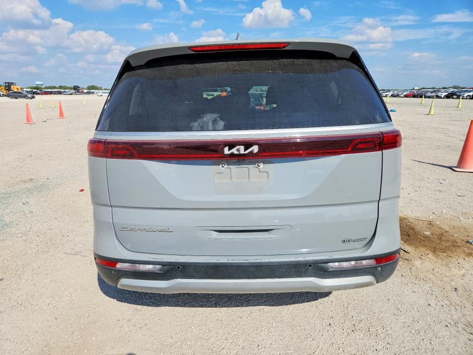 2022 KIA CARNIVAL EX 6