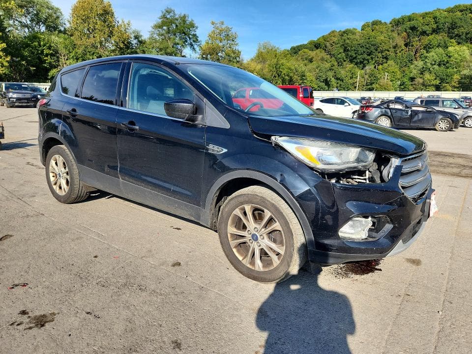 2017 FORD ESCAPE SE 4