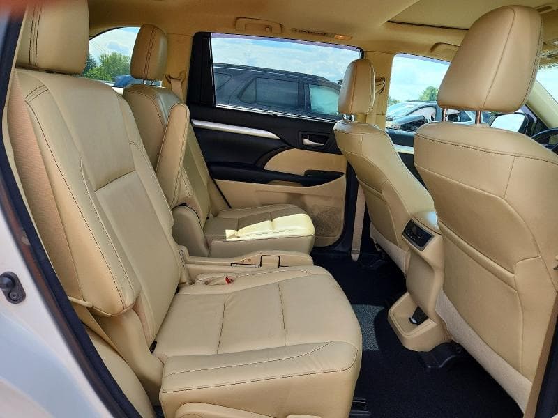 2017 TOYOTA HIGHLANDER XLE 11