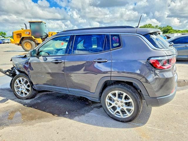 2024 JEEP COMPASS LATITUDE LUX 2