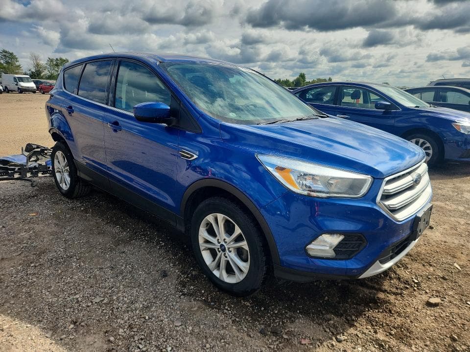2017 FORD ESCAPE SE 4