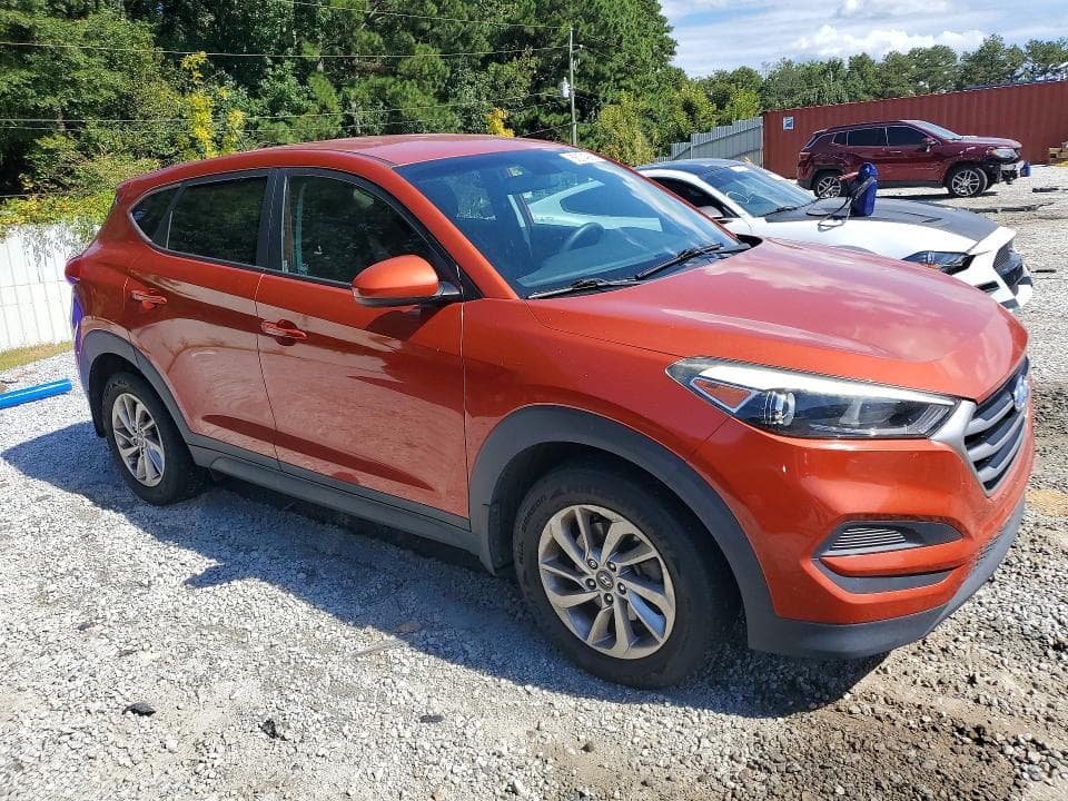 2017 HYUNDAI TUCSON SE 4