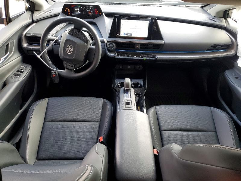 2025 TOYOTA PRIUS XLE 8