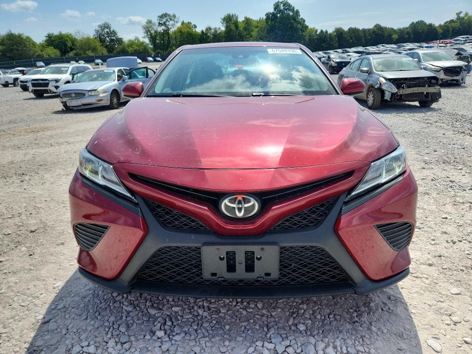 2018 TOYOTA CAMRY SE 5