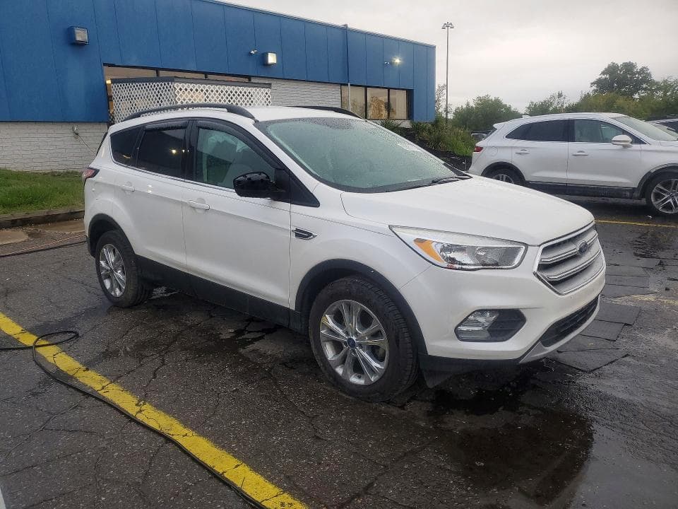 2018 FORD ESCAPE SE 4