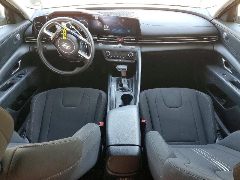 2024 HYUNDAI ELANTRA SEL 8