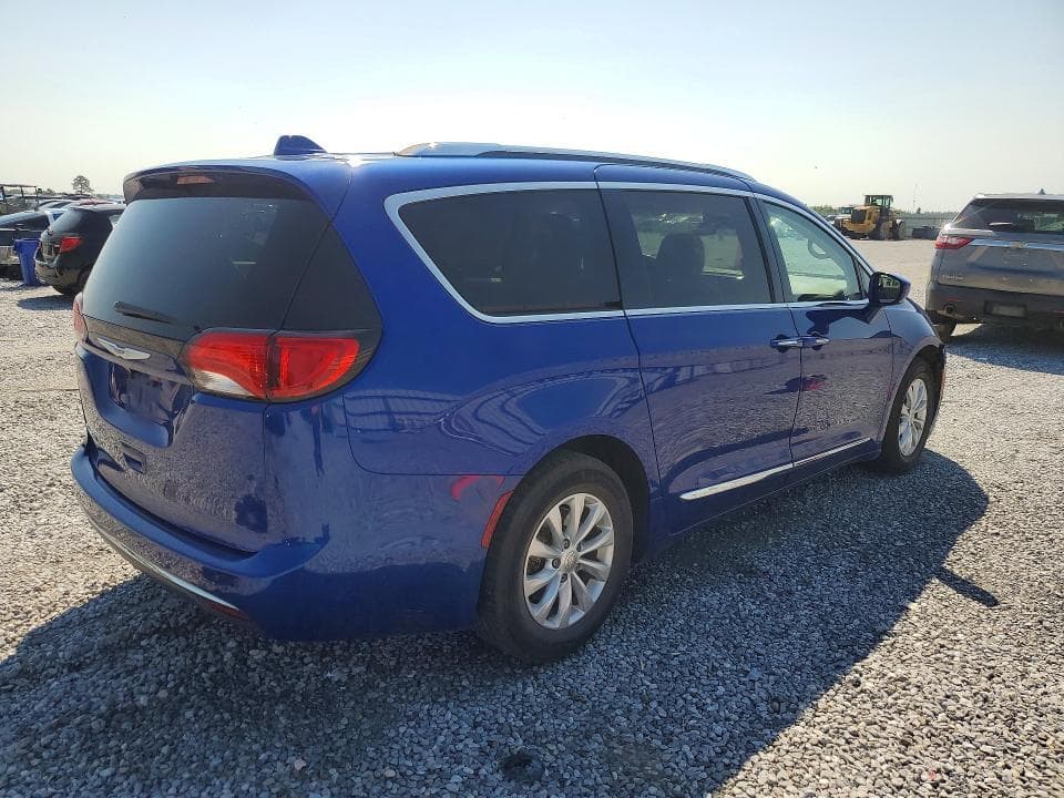 2019 CHRYSLER PACIFICA TOURING L 3