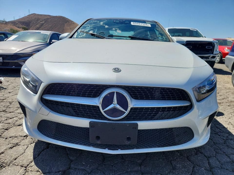 2020 MERCEDES-BENZ A 220 5