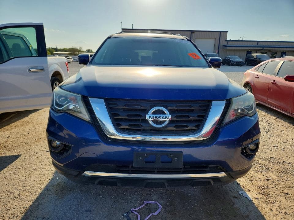 2017 NISSAN PATHFINDER PLATINUM 5