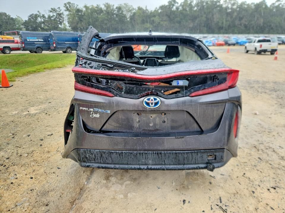 2017 TOYOTA PRIUS PRIME PREMIUM 6