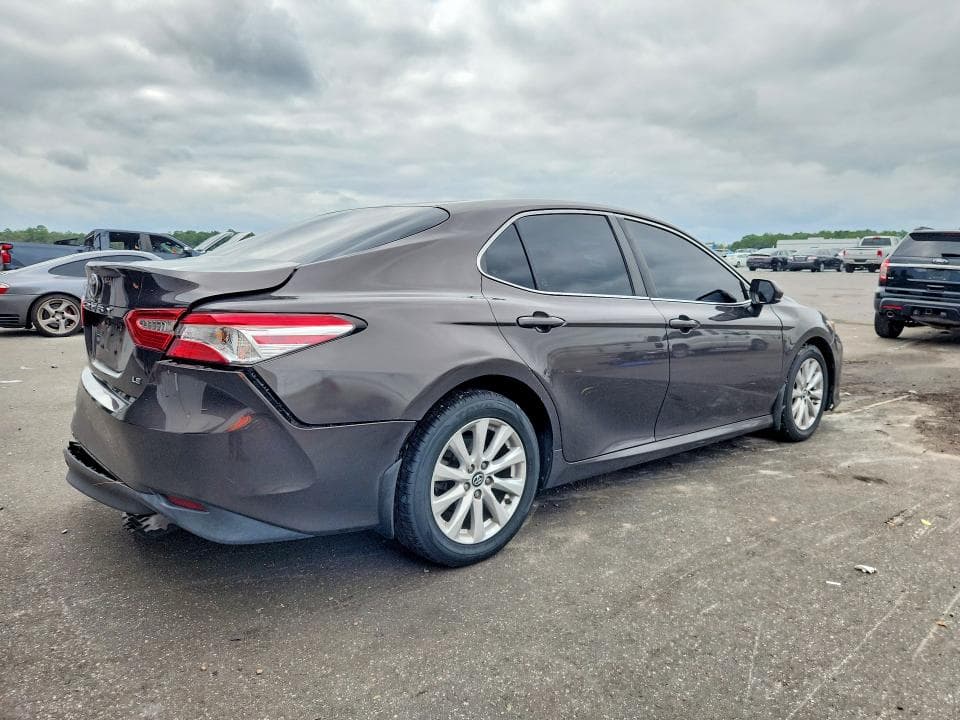 2018 TOYOTA CAMRY LE 3
