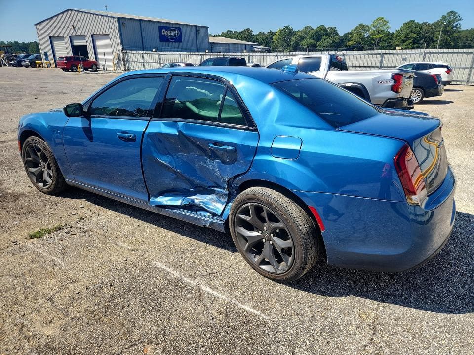 2022 CHRYSLER 300 TOURING 2