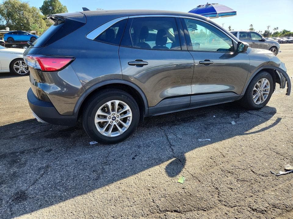 2020 FORD ESCAPE SE 3